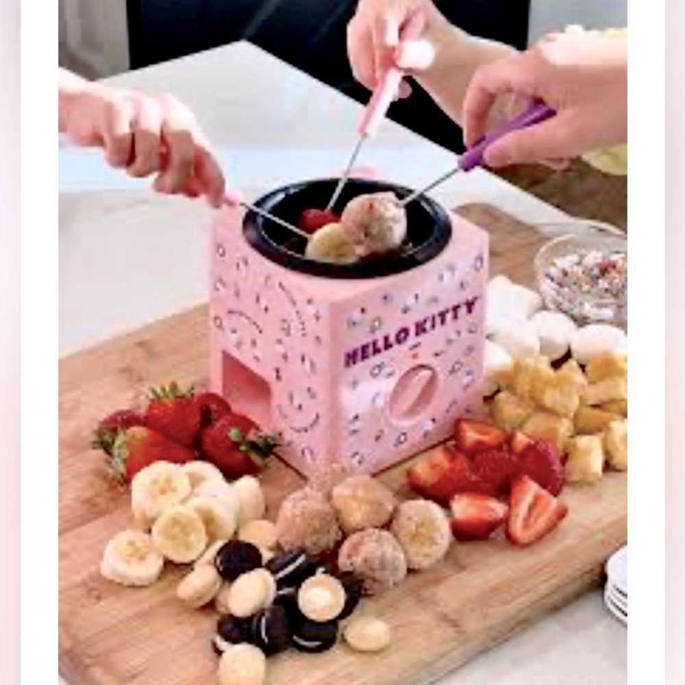Sanrio Pink Hello Kitty Fondue Maker Set. New with Tag!